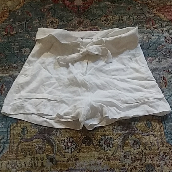 ⭐Aqua white tie waist short s nwt - Picture 1 of 3